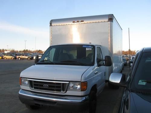 No reserve 07 ford e-350 box truck white with 5.4l engine extra clean one owner