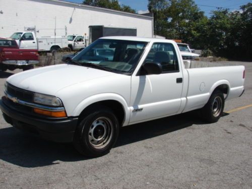 Government work truck 2.2  4 cyl. auto 24-29 mpg ice cold ac drive it anywhere $