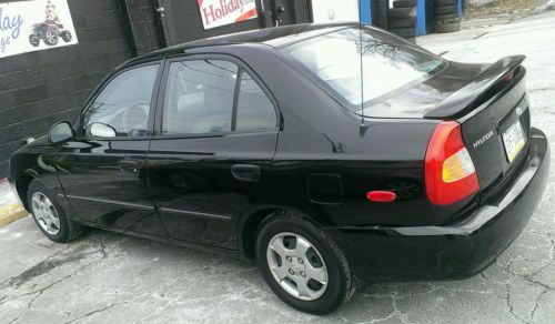 2002 hyundai accent gl sedan 4-door 1.6l 60k miles no rust super clean