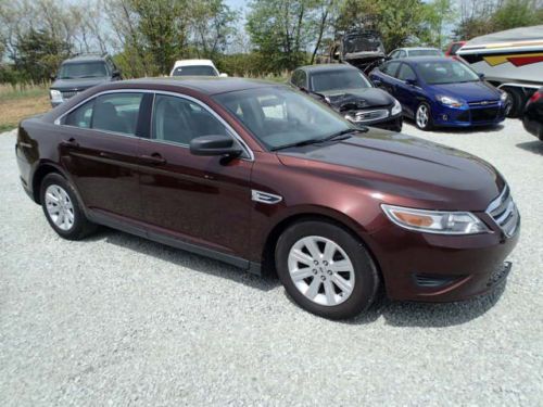 2010 ford taurus se, salvage, damaged, runs and drives, good bags, wrecked
