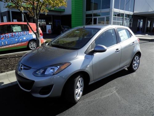 Sport fwd new manual 4 doors hatchback all 2014 mazda2&#039;s discounted $3000!!!
