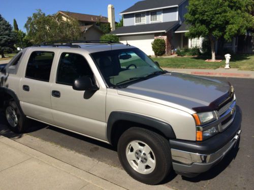 2005 chevy avalanche 2wd 130k miles