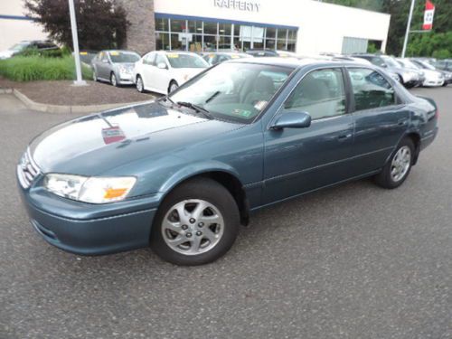 2001 toyota camry le, no reserve, looks and runs like new, one owner,low miles,