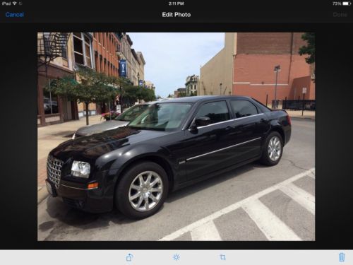 Chrysler 300c touring signature series / priced to move!!!