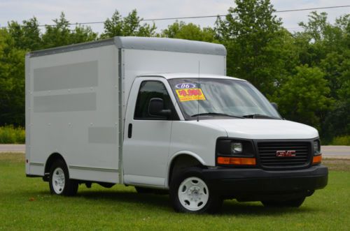 2006 gmc savana 3500 10ft  box truck ( liqudiation sale!)