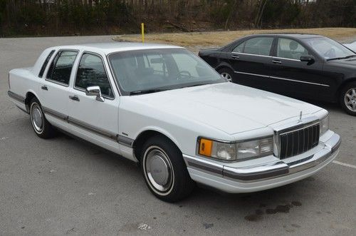 1990 lincoln town car base sedan 4-door 5.0l