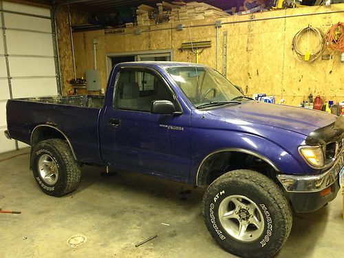 1995 toyota tacoma pickup truck 4 wheel drive excellent condition