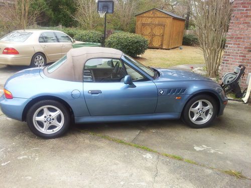 1997 bmw z3 roadster convertible 2-door 1.9l  almost immaculate condition