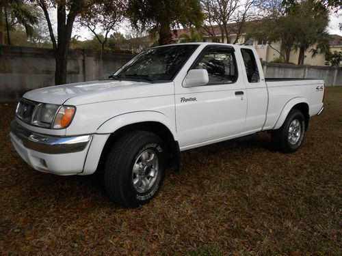 1999 nissan frontier extra cab 4x4 great shape ready to go!