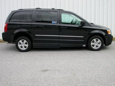 Sxt 3.8l cd front wheel drive handicap wheelchair accessible garage kept