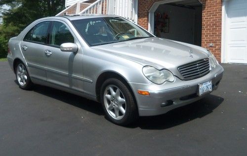 Mercedes - benz c240 2002  1 owner all service records, runs like brand new