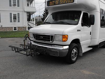 Sell used 2006 Ford E350 Shuttle Bus Van 6.8L V10 ...