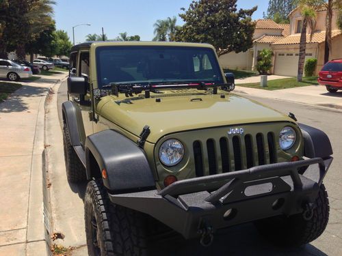 Sell used 2013 Jeep Wrangler Sport 2-Door Commando Green Auto with TONS of extras IPAD in El