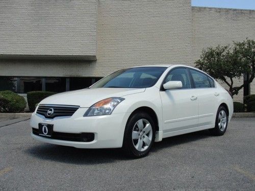 Beautiful 2007 nissan altima 2.5s, just serviced, loaded