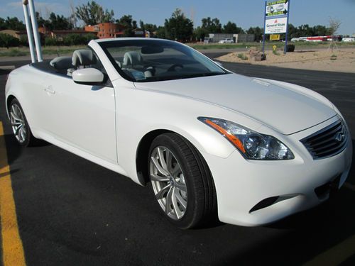 Very clean pearl white convertable