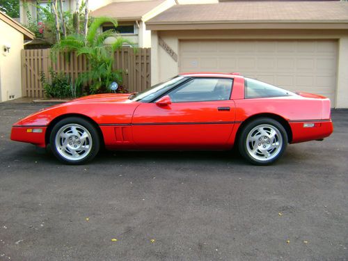 1990 corvette - 14000 orig mi. - loaded w/ every option - 6 spd / fx3 / z51 pkg.