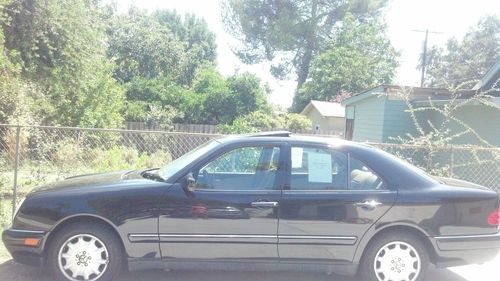 Black mercedes benz, good condition, newer tires