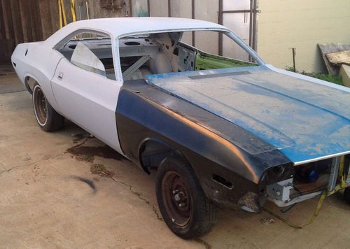 1970 dodge challenger with fender tag