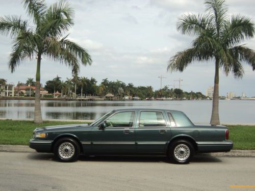 1996 lincoln town car one owner non smoker low miles no accidents no reserve!!!