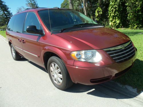 2006 chrysler town &amp; country touring van - stow n go - 38,000 actual miles xnice