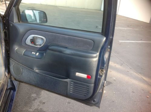 3rd Row Suv For Sale >> Sell used 1995 Chevy Chevrolet suburban 1500 blue 3rd row ... 3rd Row Suv For Sale >> Sell used 1995 Chevy Chevrolet suburban 1500 blue 3rd row ...