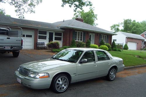 2003 mercury grand marquis original owner w/23,085 miles new condition