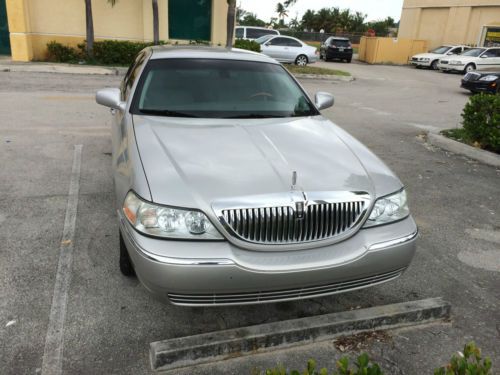 2003 lincoln town car signature sedan 4-door 4.6l