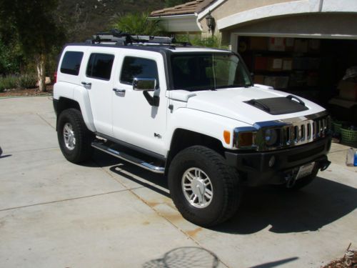 2007 hummer h3 white / black, luxury package w/ sunroof great condition