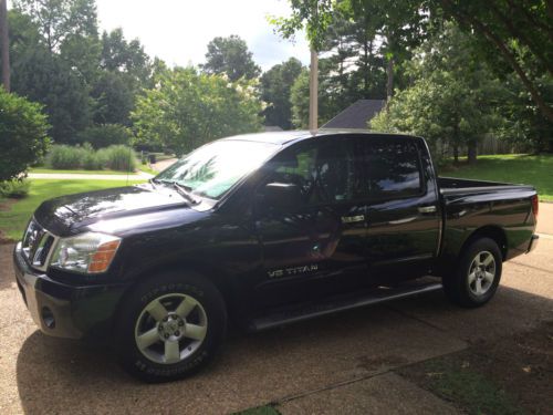 2006 nissan titan 5.6l se - black