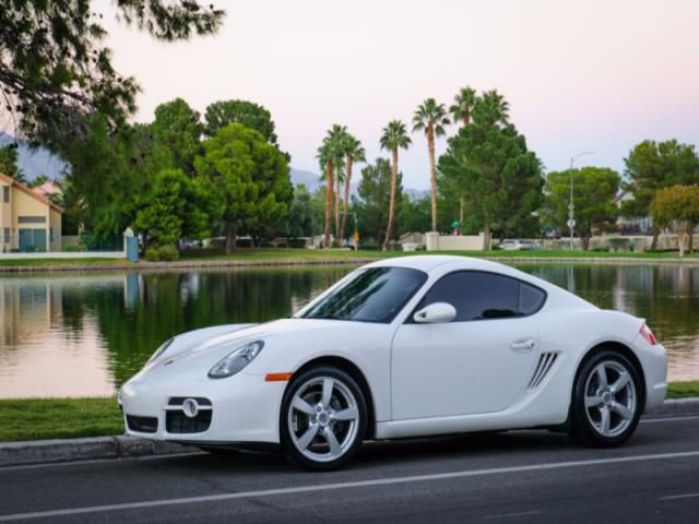Porsche: cayman hatchback 2- doors