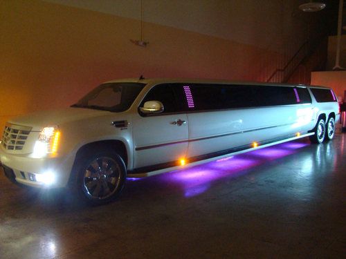 2007 escalade limo double axel limousine no reserve