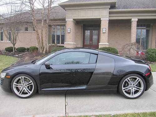 Audi r 8 coupe quattr0 r tronic , perfect condition , only 18270 miles