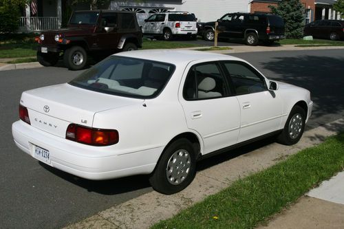 1996 toyota camry le sedan 4-door 2.2l