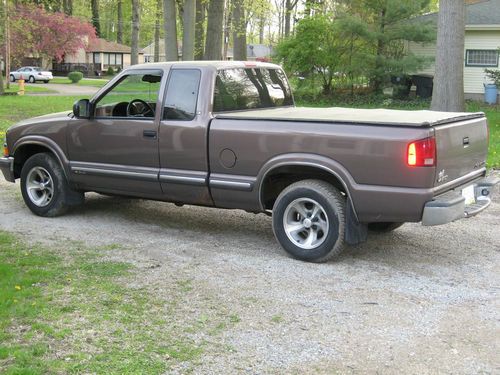 2000 chevy s-10 extra-cab 2wd