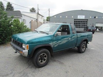 1995 nissan 4wd king cab truck, no reserve, severely rusted frame