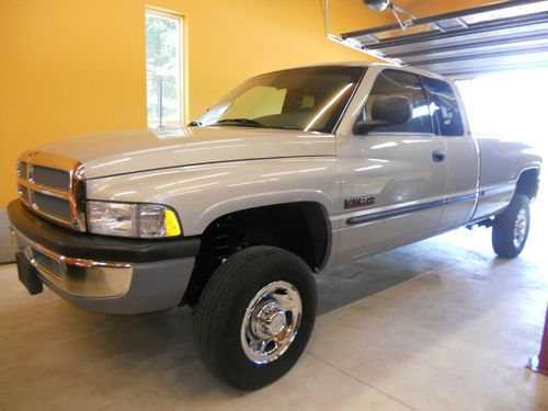 1998 dodge ram 2500 diesel 4x4 x-tra cab - one owner ***must see!!!