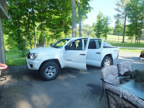 2012 toyota tacoma base crew cab pickup 4-door 4.0l