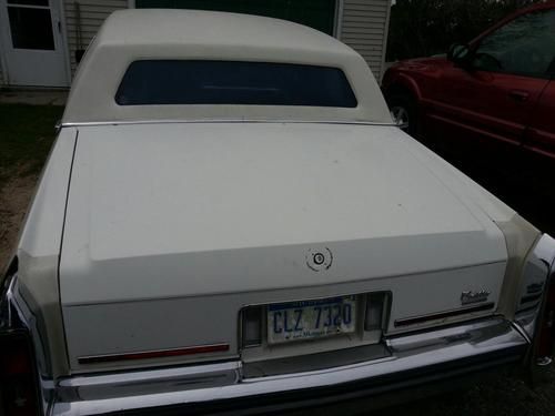 1987  Cadillac  Fleetwood brougham-  white, US $1,800.00, image 3
