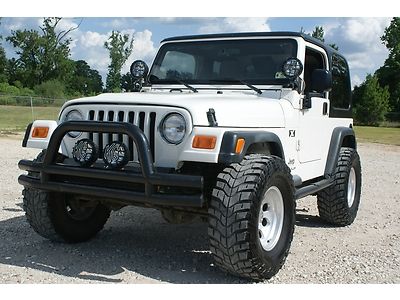 Wrangler 4x4 manual transmission 2 door hard top custom wheels cold ac