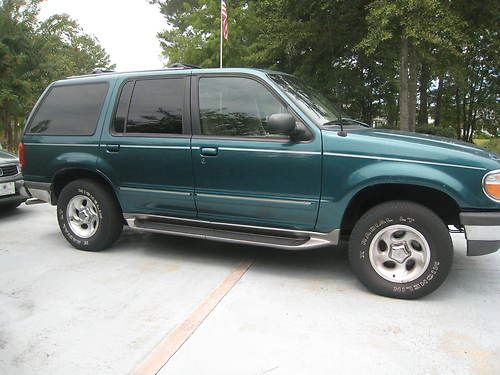 1998 ford explorer, 4dr,4wd, green ext, tan cloth inter, 103,000 miles