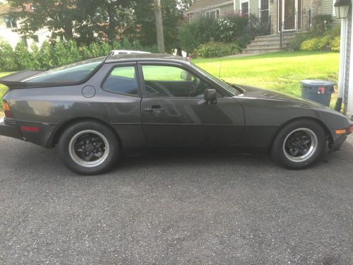 1983 porsche 944 base coupe 2-door 2.5l