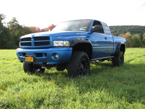 2001 dodge ram 1500 sport extended cab pickup 4-door 5.9l