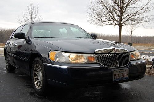 2000 lincoln town car    low reserve