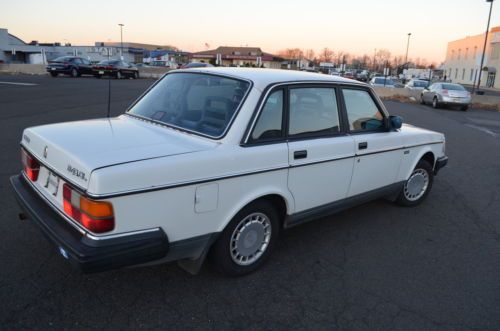 Sell used 1989 VOLVO 240 5 SPEED MANUAL , BOOKS AND RECORDS NO RESERVE