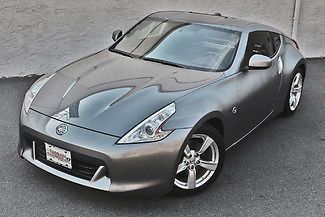 12 gray 370z only 7k miles! heated seats, sat radio, leather/suede interior