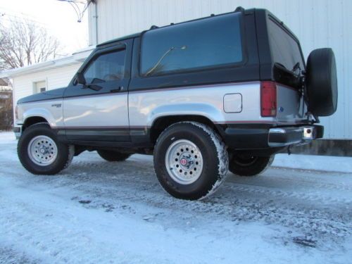 Sell Used 1990 Ford Bronco Ii Xlt Sport Utility 2 Door 2 9l