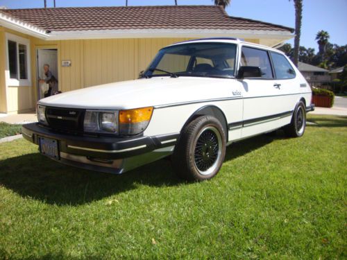 1984 saab 900 turbo hatchback 2-door 2.0l