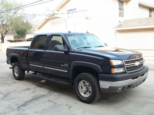 Sell used 2005 Chevrolet Silverado 2500 HD LT Crew Cab ...