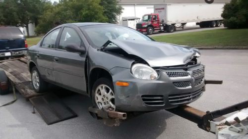 2005 dodge neon sxt sedan 4-door 2.0l