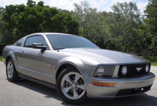 2009 ford mustang 4.0l v6,  aut trans, leather, 85k miles, clean, no reserve
